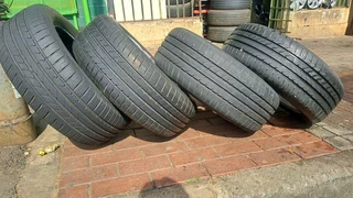 205/55R16 Good Year tires, runflat leave your whatsapp number if interested.