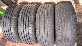 205/55R16 Good Year tires, runflat leave your whatsapp number if interested.