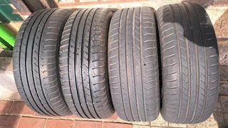 205/55R16 Good Year tires, runflat leave your whatsapp number if interested.