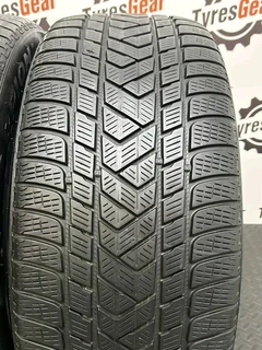 2x 275/45R21 Land Rover Discovery Pirelli Scorpion tires. leave your whatsapp number if interested.