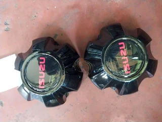 black/silver Isuzu D-max center caps available. Leave your whatsapp number if interested.