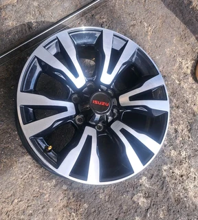 18 inche isuzu d max mags black & silver available. leave your whatsapp number if interested.