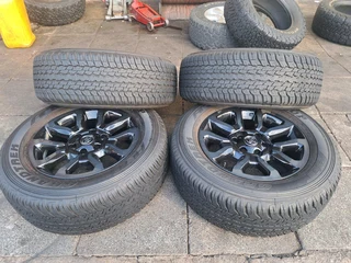 18 inche toyota hilux legend 50 mags and tires leave your whatsapp number if interested.