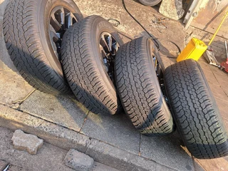 18 inche toyota hilux legend 50 mags and tires leave your whatsapp number if interested.