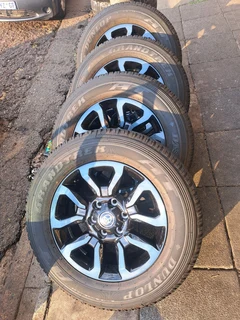 18 inche toyota hilux legend 50 mags and tires leave your whatsapp number if interested.