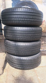 19 inches Land rover defender mags and 235 65 r19 tires. leave your whatsapp number if interested.