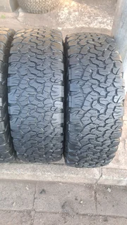A set of 265/65R18 bfgoodrich tires available, leave your whatsapp number if interested.