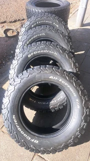 A set of 265/65R18 bfgoodrich tires available, leave your whatsapp number if interested.