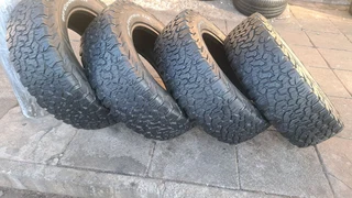 A set of 265/65R18 bfgoodrich tires available, leave your whatsapp number if interested.