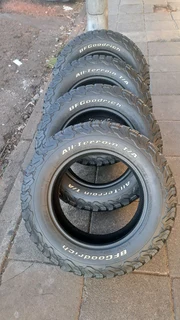 A set of 265/65R18 bfgoodrich tires available, leave your whatsapp number if interested.