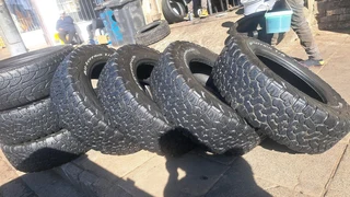 A set of 265/65R18 bfgoodrich tires available, leave your whatsapp number if interested.