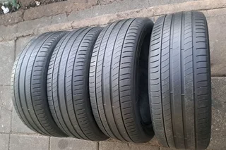 225/50R18 Michelin tires for sale, leave your whatsapp number if interested for follow-up.