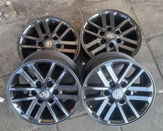 17 inch Toyota Hilux/ Fortuner black Twinspoke for sale. Leave your whatsapp number if interested.