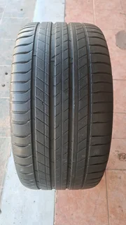 195/35R21 Michelin Latitude Sport 3. Leave your whatsapp number if interested