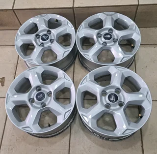 15-inch Ford rims 4X108 pcd (Fiesta, Forcus, Ecosport).WhatsApp0️⃣7️⃣3️⃣3️⃣0️⃣7️⃣6️⃣1️⃣6️⃣5️⃣.