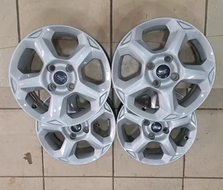  15-inch Ford rims 4X108 pcd (Fiesta, Forcus, Ecosport).WhatsApp0️⃣7️⃣3️⃣3️⃣0️⃣7️⃣6️⃣1️⃣6️⃣5️⃣.