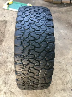  265/60R18 BFgoodrich tire for sale. Call/WhatsApp. 0️⃣7️⃣3️⃣3️⃣0️⃣7️⃣6️⃣1️⃣6️⃣5️⃣.