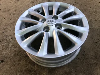  15-inch Toyota Etios mag rim for sale. Call/WhatsApp.