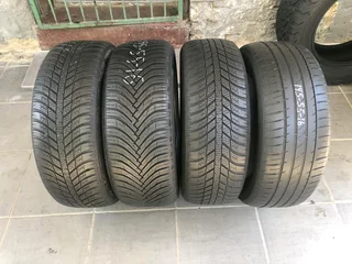  195/55R15 tires for sale. Call/WhatsApp.R350 each tire.