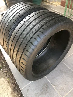  One 295/35R21 Michelin tires and One 295/35R21 Pirelli tire. R500 each tire.