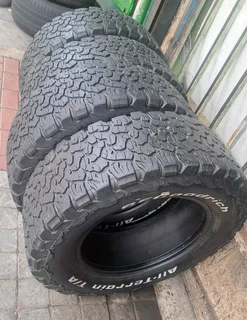  265/65R17 BFgoodrich tires for sale. Call/WhatsApp 0️⃣7️⃣3️⃣3️⃣0️⃣7️⃣6️⃣1️⃣6️⃣5️⃣
