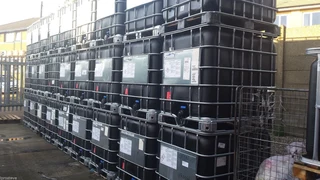 Food grade and clean 1000 litre UV protected black IBC tanks or Flow bins