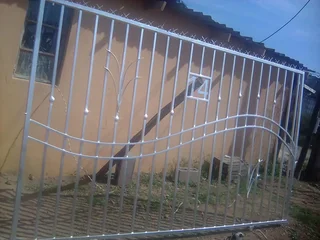 GALVANISED STEEL DRIVEWAY GATE