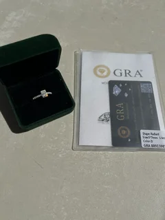 D-VVS1  1 carat Radiant cut full moissanite ring