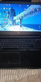 Dell Latitude 3570 15.6inch Laptop, i5 6th gen, 8gb Ram, 500gb hdd. working but selling as spares.