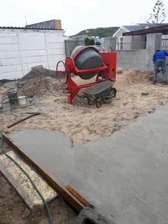 BRICKLAYERING/ PLASTERING/ SKIMMING/ TILING/ PAVING/ PAINTING CALL ME