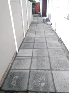 BRICKLAYERING/ PLASTERING/ SKIMMING/ TILING/ PAVING/ PAINTING CALL ME