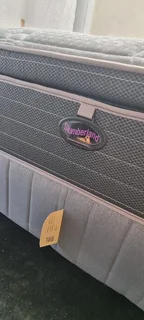 Selling Original  Famous Name Branded Queen Pocketspring Pillow Top Matress With Bedbase ( R5500 )