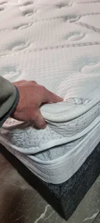 Selling Original King Pillow Top Matress With 2 Bedbase ( R4950 )