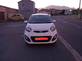2012 kia picanto 1.1L 135000km
