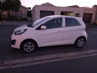2012 kia picanto 1.1L 135000km