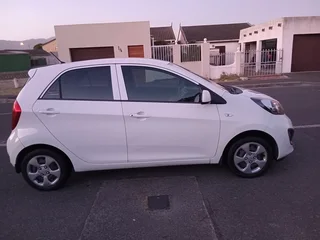 2012 kia picanto 1.1L 135000km