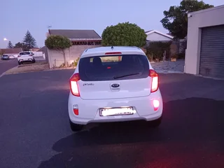 2012 kia picanto 1.1L 135000km