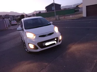2012 kia picanto 1.1L 135000km