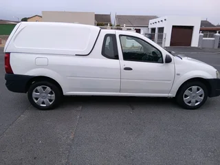 NISSAN NP 200 2013 MODEL