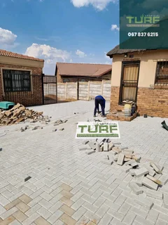Benoni premium artificial grass 067 837 6215