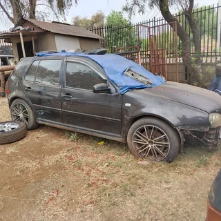 Golf 4 stripping for spares