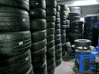 Am selling good second hand tyres in good condition