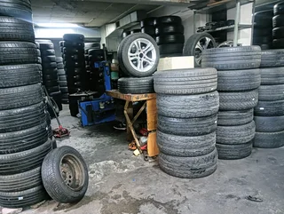 Am selling good second hand tyres in good condition