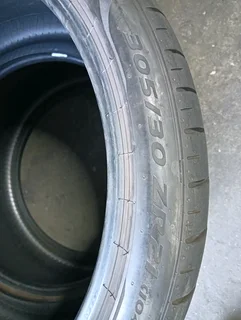 305/30/21 Very nice condition tyres for sale