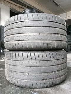 295/30/21 Very nice condition tyres for sale