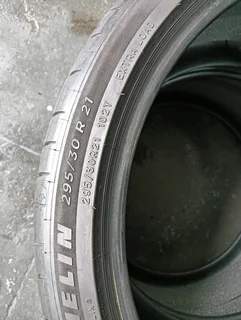 295/30/21 Very nice condition tyres for sale