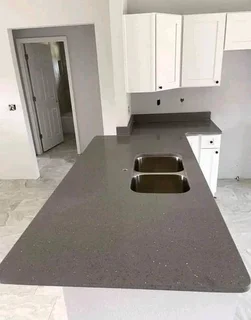 Granite,quartz&amp;ceaserstone kitchen&amp;bathroom tops.