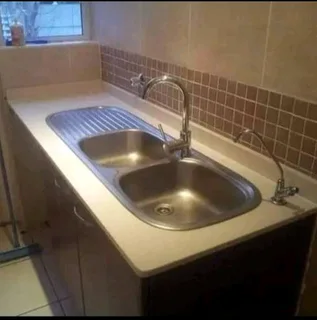 Supplier&amp;installers of granite,quartz&amp;ceaserstone countertops.