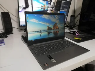 Lenovo IdeaPad3 Ryzen 5 4500u