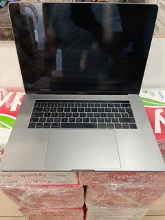 Macbook Pro 15 Inch 2017 (touch Bar )2.9ghz Core I7 16gb Ram 512gb Ssd Preowned